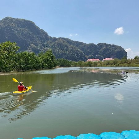 Thaweesuk Heritage Homestay Phang Nga Buitenkant foto